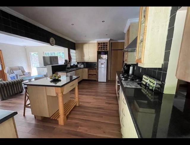 3 BEDROOM HOUSE FOR SALE IN VANDERBIJLPARK SW 5